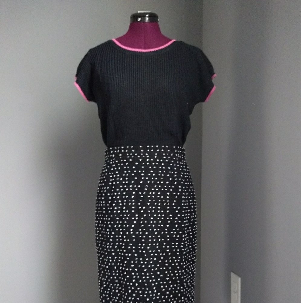 Vintage Plain Jane Black & Pink Knit Sweater